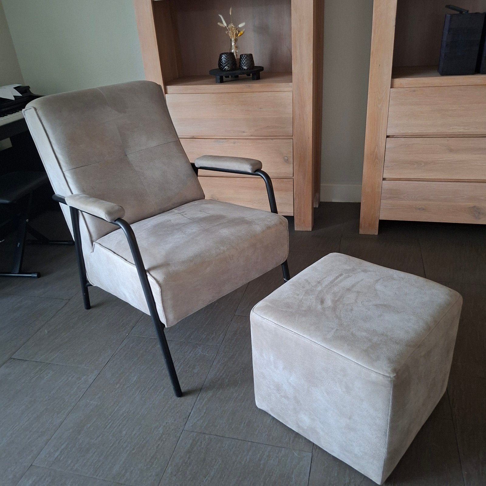 Fauteuil met poef - Zo goed als nieuw, Ophalen, Modern, Industrieel, Minder dan 75 cm, Zo goed als nieuw