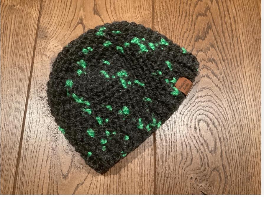 Handgemaakte grijs met groene muts nieuw, Maat 38/40 (M), Nieuw, Ophalen of Verzenden, Handgemaakt