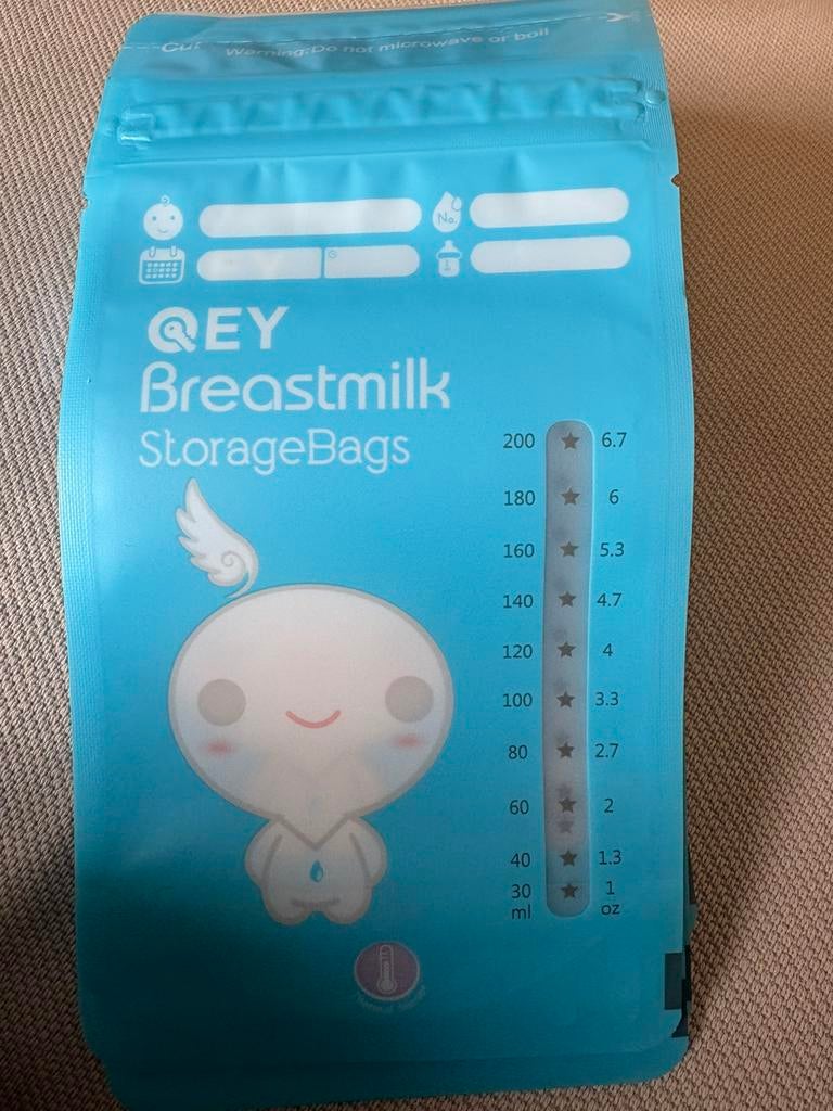 Ongeveer 30 zakjes 200 ml bewaarzakjes voor borstvoeding, Ophalen of Verzenden, Nieuw, Overige typen