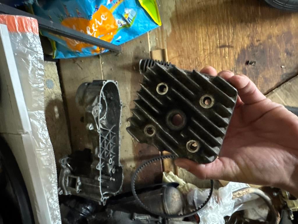 Originele Piaggio 50ccm Cilinderkop, Motoren, Ophalen of Verzenden