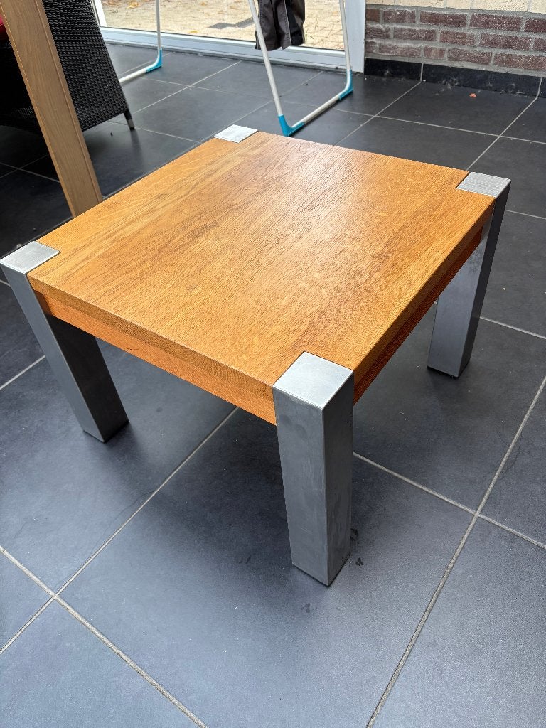 Massief eiken bijzettafel met rvs poten, Minder dan 55 cm, Zo goed als nieuw, Rechthoekig, Ophalen