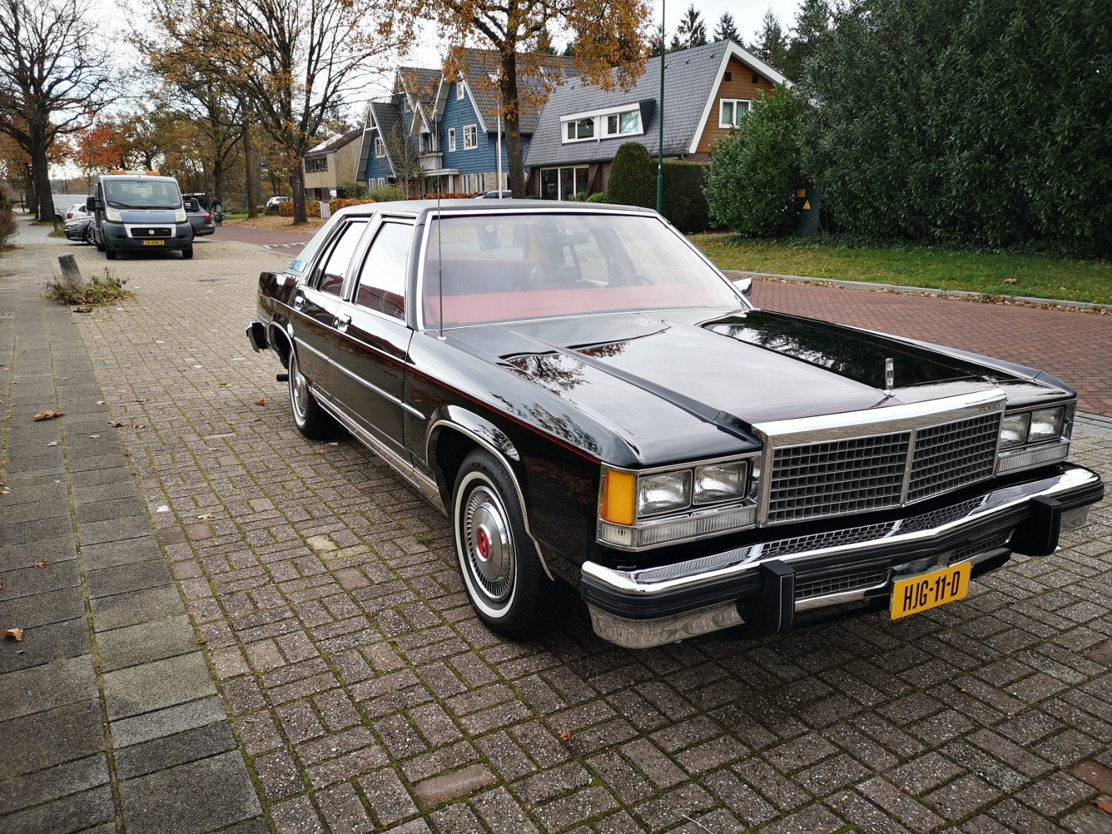 Ford LTD 5.0 V8 uit 1979 Zwarte sedan Europese uitvoering, 5000 cc, 129 pk, Zwart, Bedrijf