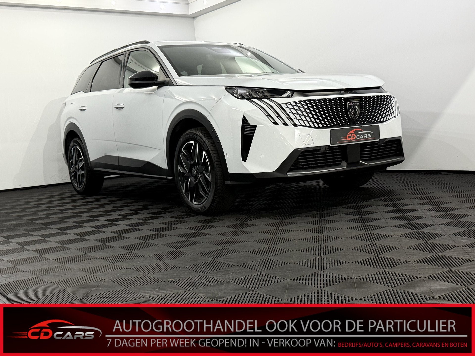 Peugeot 5008 1.2 Hybrid 145 Allure 7p 360 Camera, Navi, Crui, Gebruikt, 1199 cc, Wit, Bedrijf