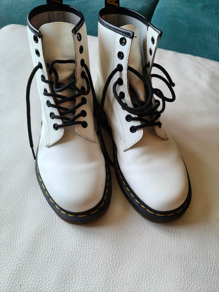 Dr. Martens wit maat 39, Kleding | Dames, Schoenen, Ophalen of Verzenden, Zo goed als nieuw, Wit