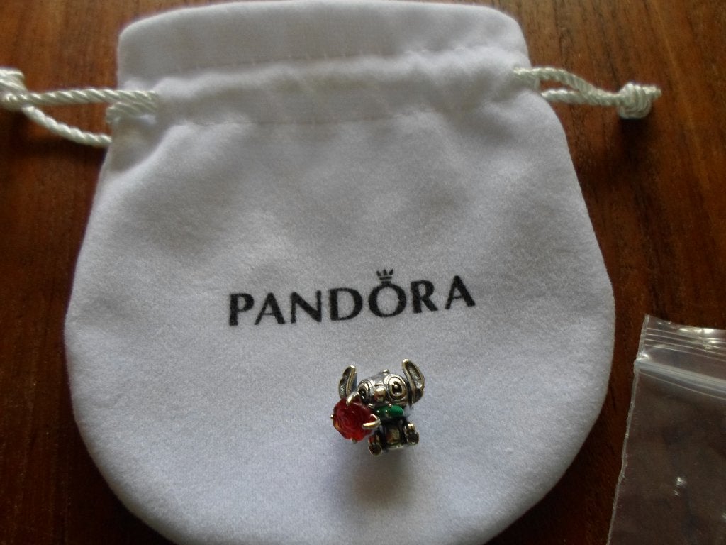 Pandora    Bedeltje.     Nieuw .    12,50.     Mooi   kado., Pandora, Nieuw, Ophalen of Verzenden, 1 bedel