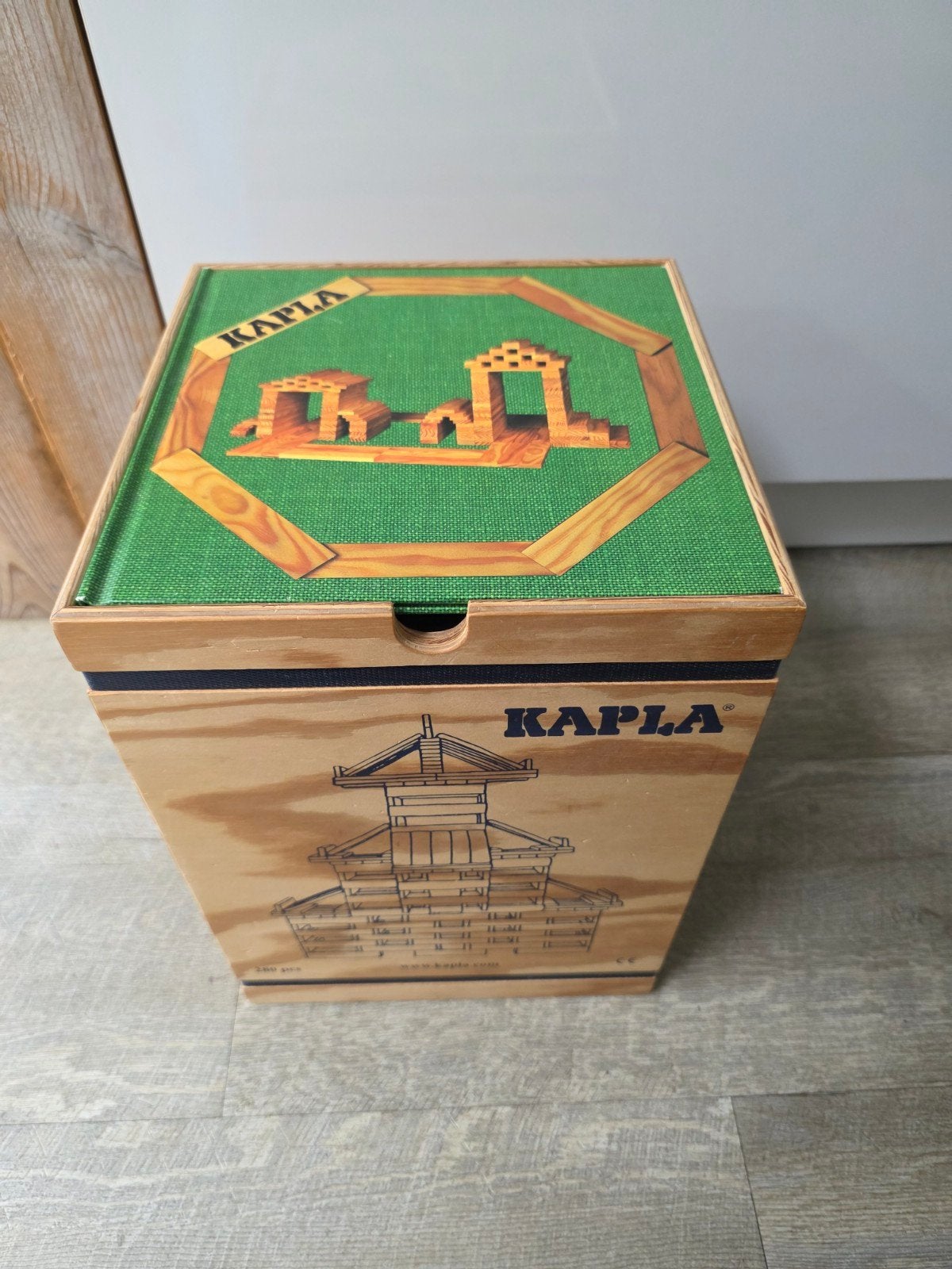 Kapla 280 stuks bouwplankjes in houten kist, Kinderen en Baby's, Ophalen, Gebruikt, Overige merken