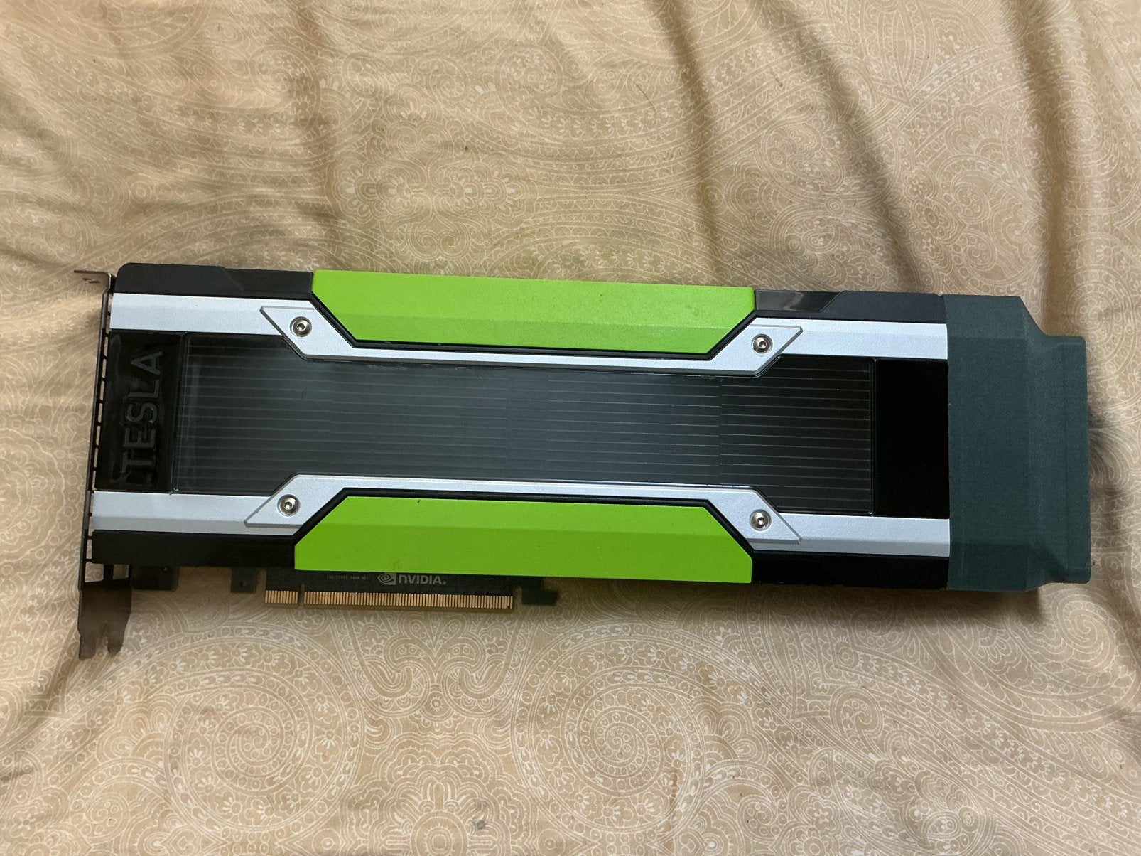 NVIDIA TESLA M10  32gb & FAN HOLDER., Ophalen of Verzenden, Gebruikt