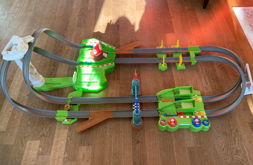 Hot wheels Mario kart racebaan, Kinderen en Baby's, Speelgoed | Racebanen, Ophalen, Zo goed als nieuw, Elektrisch, Hot Wheels