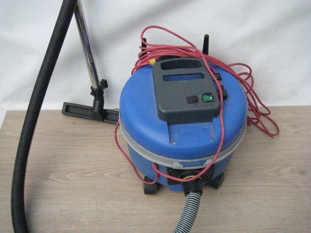 Bedrijfstofzuiger Hako Compacto 9- 1250 watt stofzuiger, Witgoed en Apparatuur, Ophalen, Gebruikt, Sledestofzuiger, Reservoir