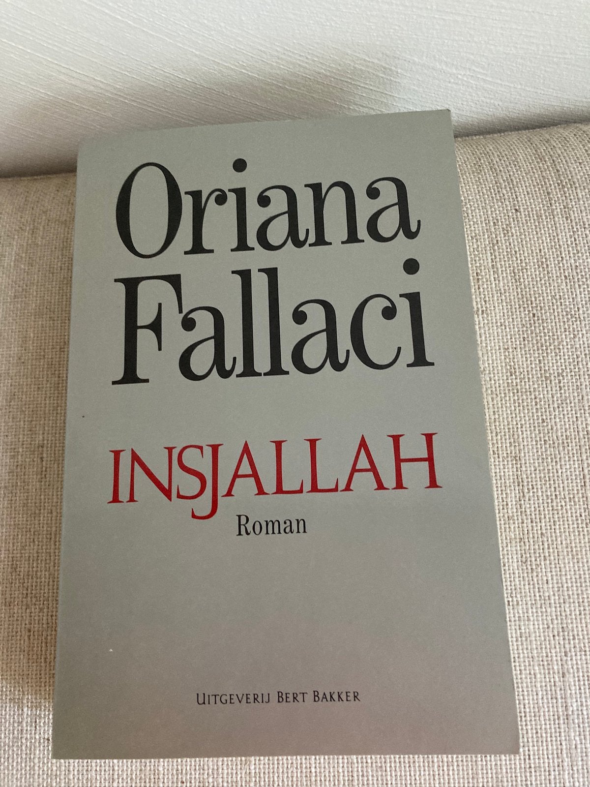 Roman insjallah van oriana fallaci, Ophalen of Verzenden, Zo goed als nieuw