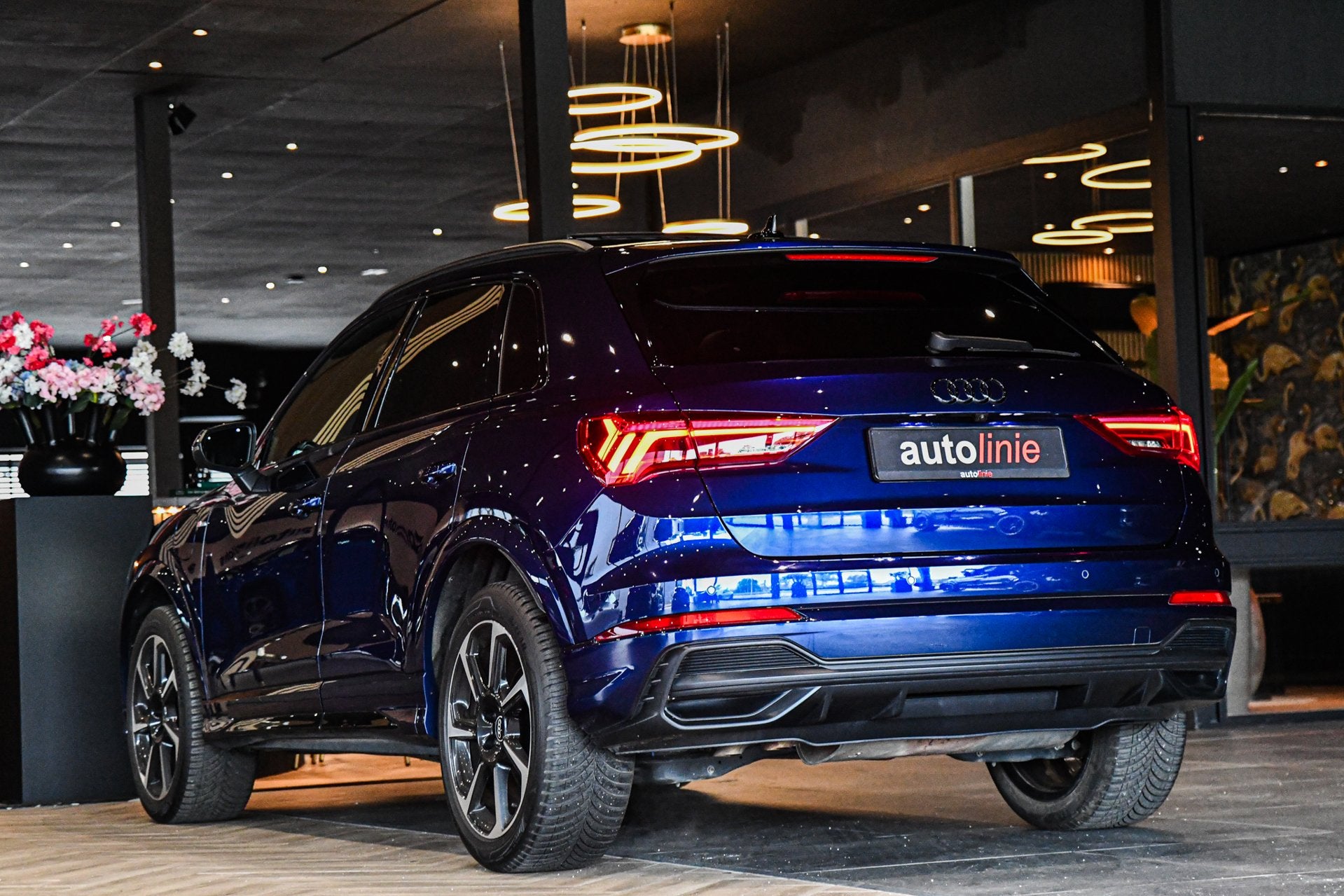 Audi Q3 45 TFSI e 3xS-Line, Pano, 360, Matrix, Keyless, Came, Auto's, Dealer onderhouden, Gebruikt, Zwart, 4 cilinders