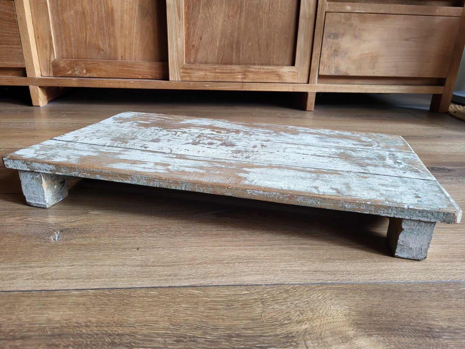 Plateau / dienblad / plank op pootjes, Ophalen, Zo goed als nieuw, Rechthoekig, Hout