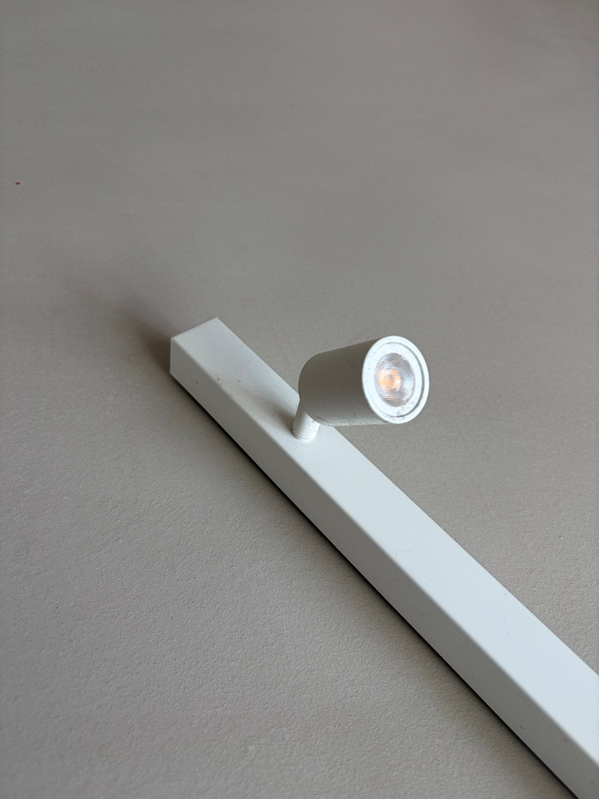 Ikea rail lamp, Ophalen, Overige materialen, Inclusief lichtbron, Zo goed als nieuw