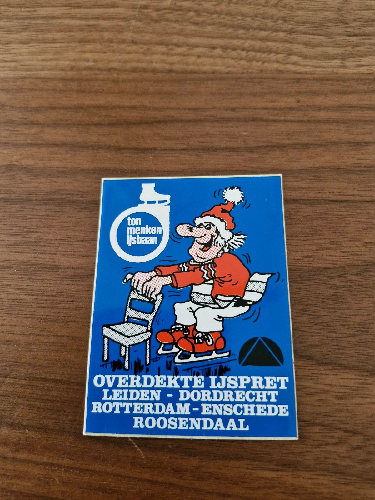 123 Vintage Ton Menken IJsbaan Sticker - Schaatsen Reclame, Ophalen of Verzenden, Gebruikt