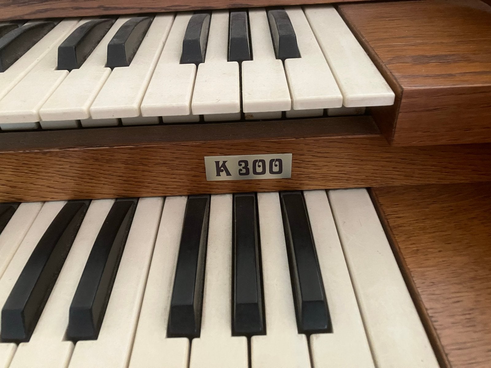 Gratis sfhalen! Content K300 iets defect., Muziek en Instrumenten, Orgels, Ophalen, Gebruikt, 2 klavieren, Orgel