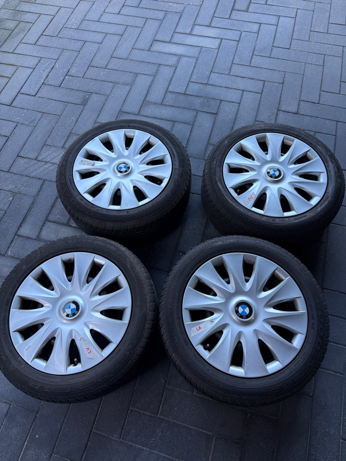 BMW 16 inch stalen velgen met Goodyear winterbanden, Auto-onderdelen, Gebruikt, 16 inch, Banden en Velgen, Winterbanden