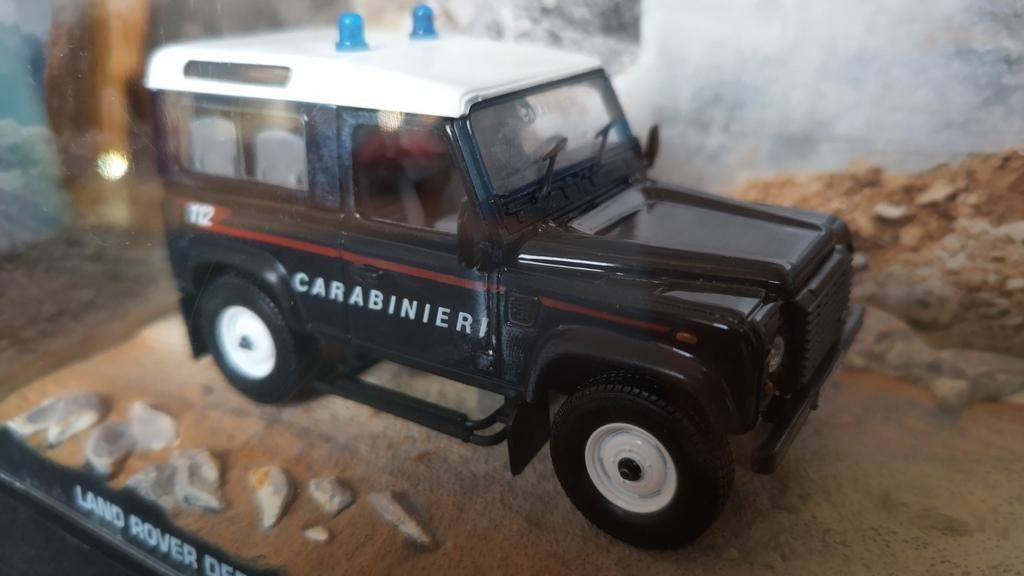 Land Rover Defender Carabinieri 1:43 007 James Bond Pol, Overige merken, Auto, Verzenden, Nieuw