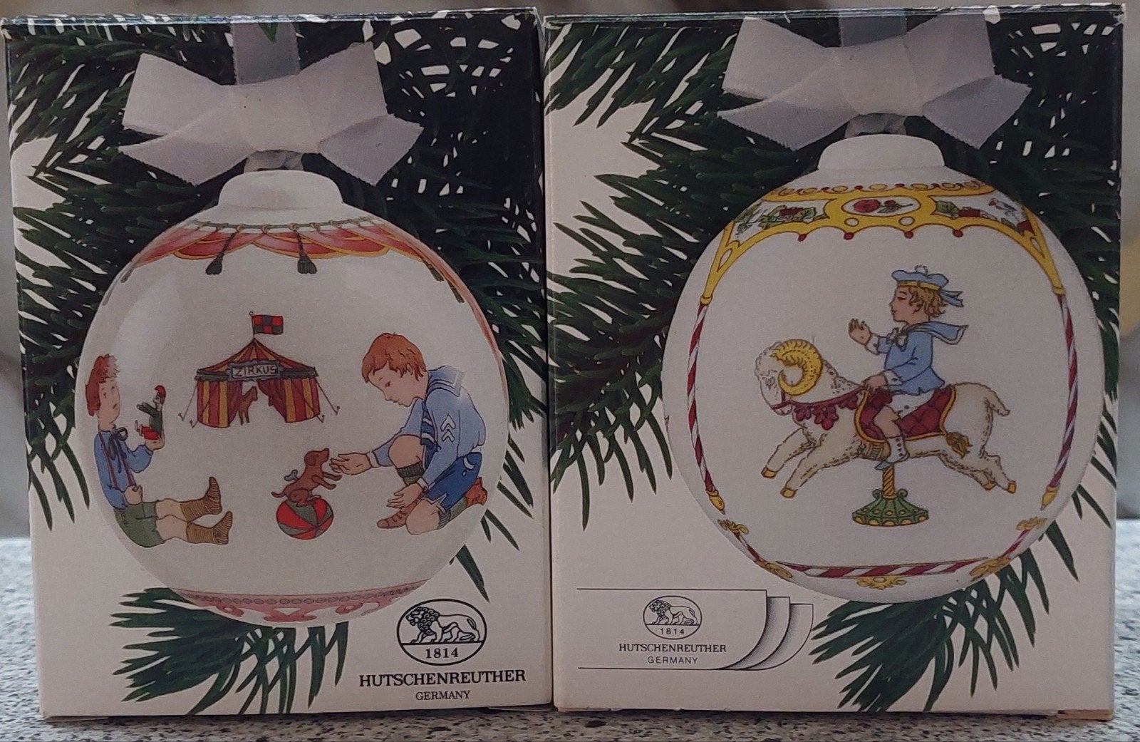 Hutschenreuther set van 2 porseleinen kerstballen 1988 en 19, Ophalen of Verzenden, Nieuw