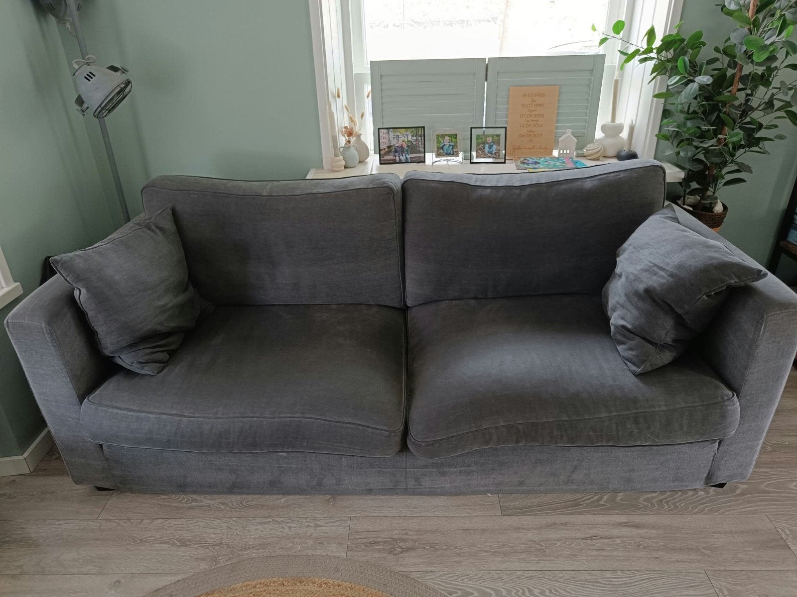 Grijze 3zitsbank Mart Kleppe SNEL OPHALEN WEGENS NIEUWE BANK, Ophalen, Driepersoons, 75 tot 100 cm, Zo goed als nieuw