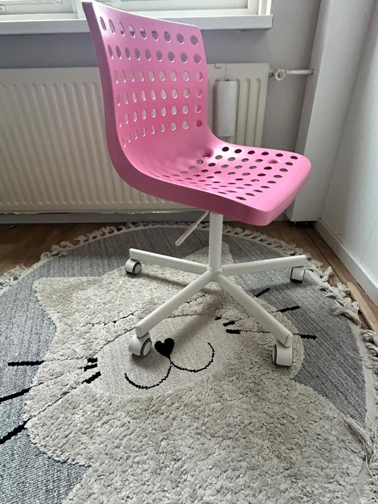 Ikea bureaustoel, Huis en Inrichting, Bureaustoelen, Ophalen, Zo goed als nieuw, Roze, Bureaustoel