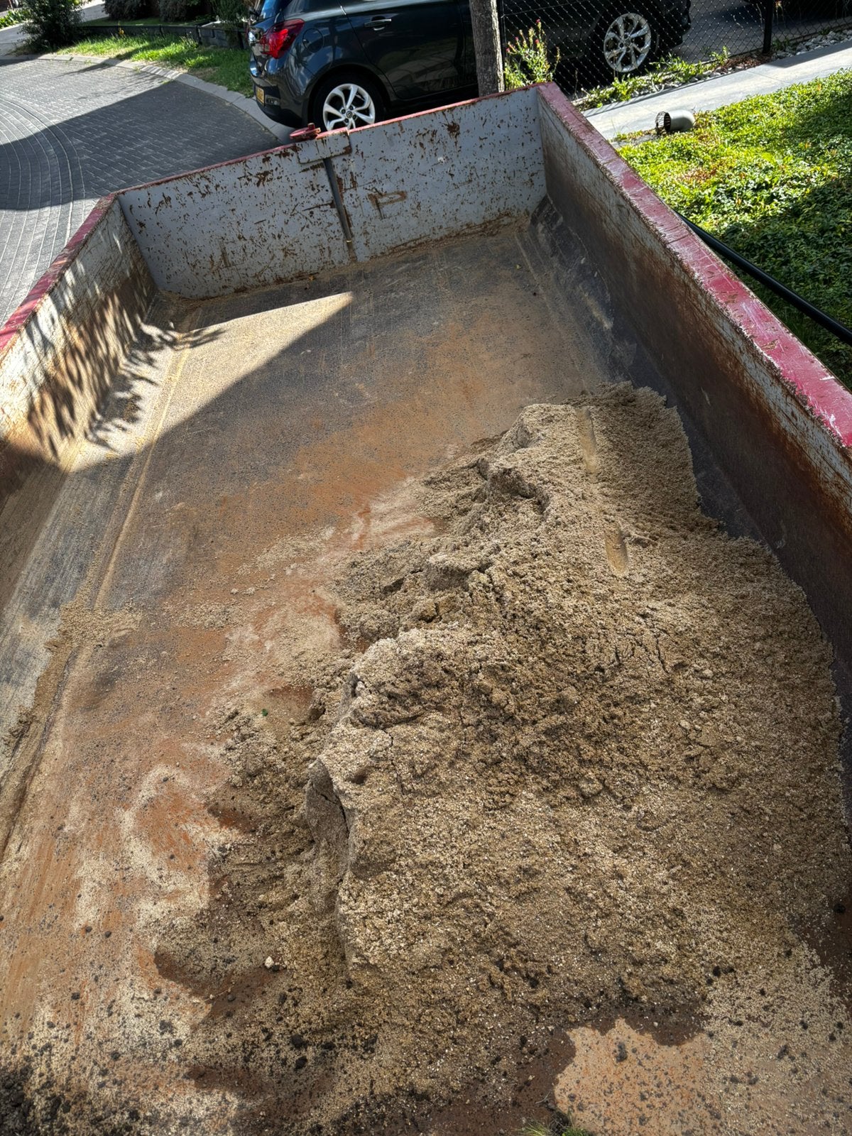 Straatzand/ gele zand ongeveer halve kuub, Tuin en Terras, Zand, Ophalen, Zo goed als nieuw