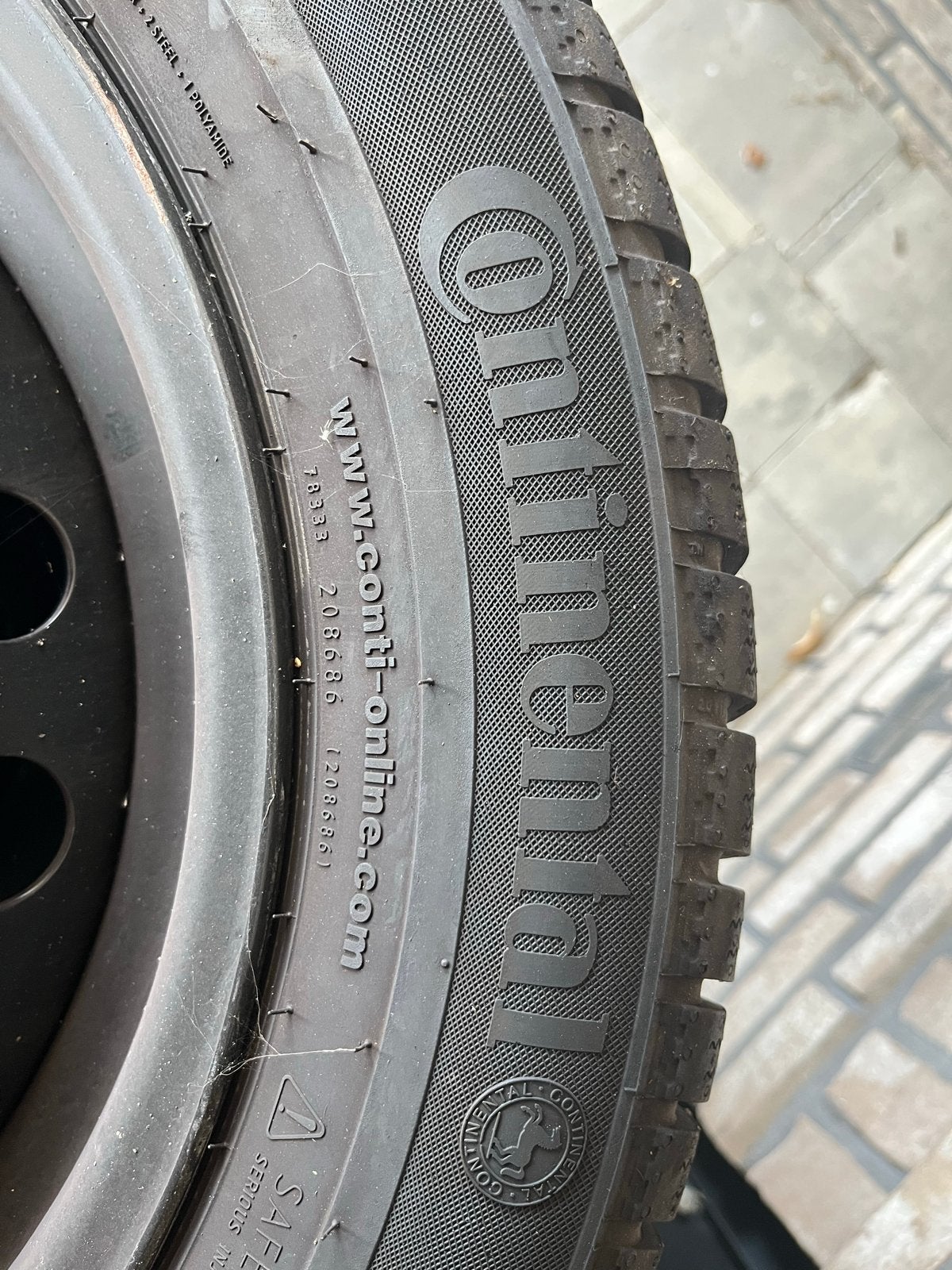 Continental winterbanden 215/55/R16 op velg, Auto-onderdelen, Ophalen, 16 inch, Banden en Velgen, Winterbanden