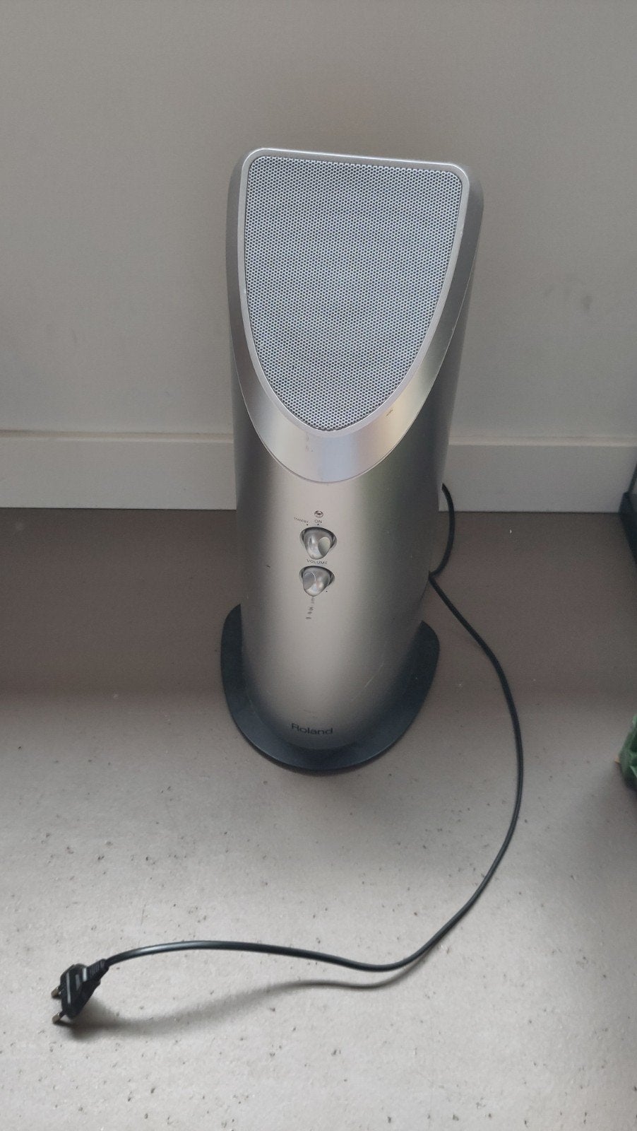 Roland PM-01 Speaker voor drumstel (defect), Inclusief kabels, Ophalen of Verzenden, Niet werkend, Overige merken