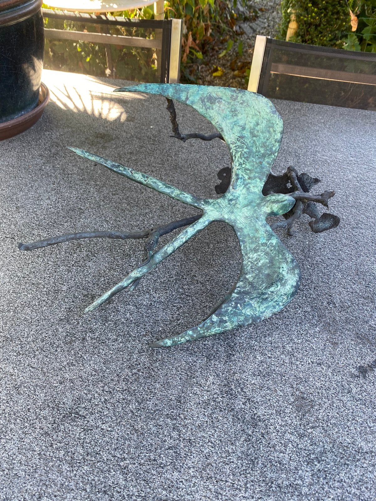 Bronzen Kunstbeeld Zwaluw op tak, Ophalen of Verzenden, Brons, 20 - 50 cm, Beeld
