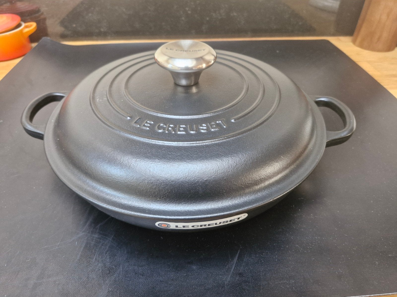 Le Creuset campagnard 'Mat Zwart' met zwart interieur, Huis en Inrichting, Ophalen of Verzenden
