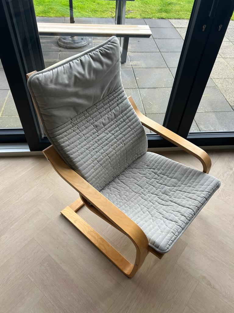 IKEA POÄNG fauteuil / relaxstoel licht hout met grijs kussen, Huis en Inrichting, Ophalen of Verzenden, Grijs, Hout, Eén