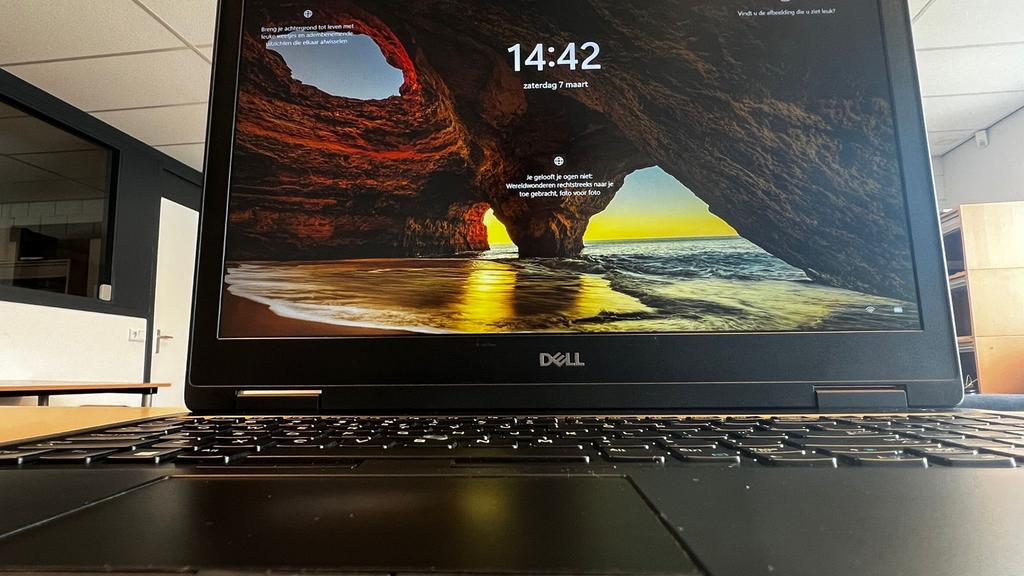 Dell precision 7530 core i7-8th gen, Met videokaart, 2 tot 3 Ghz, Intel® Core™ i7 , Zo goed als nieuw