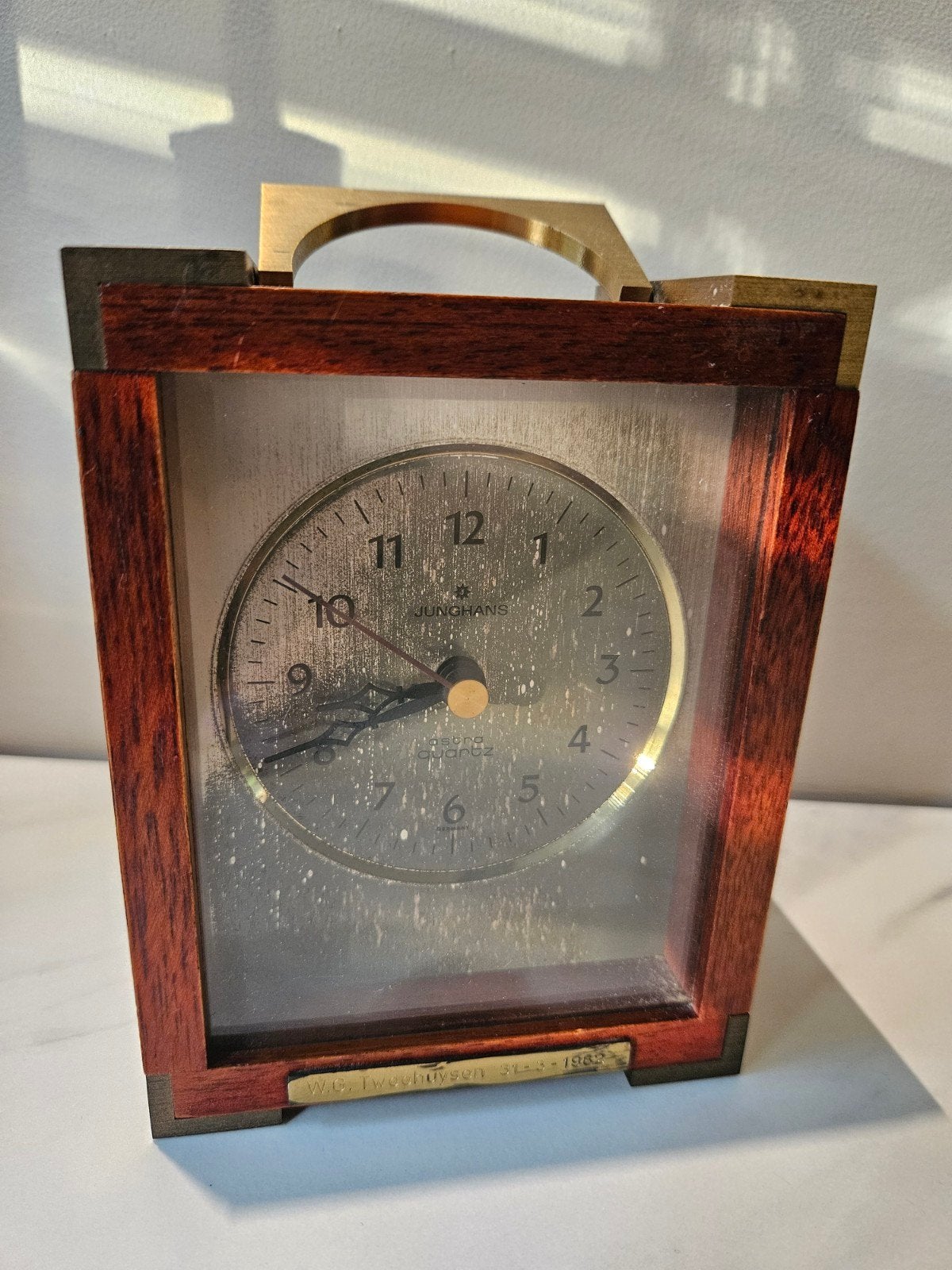 Junghans Astra tafelklok, Ophalen
