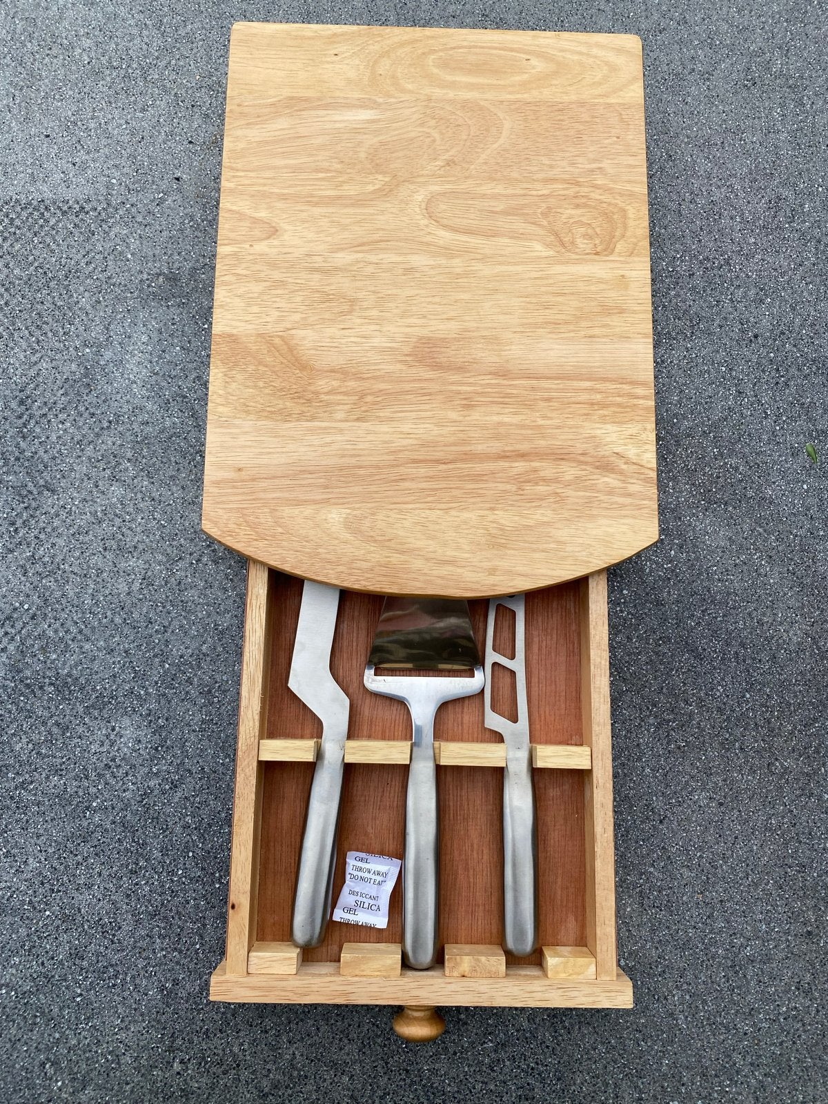 Kaasplank met bergruimte en 3-delige kaasset, Hout, Snij-/serveerplank, Ophalen of Verzenden, Zo goed als nieuw