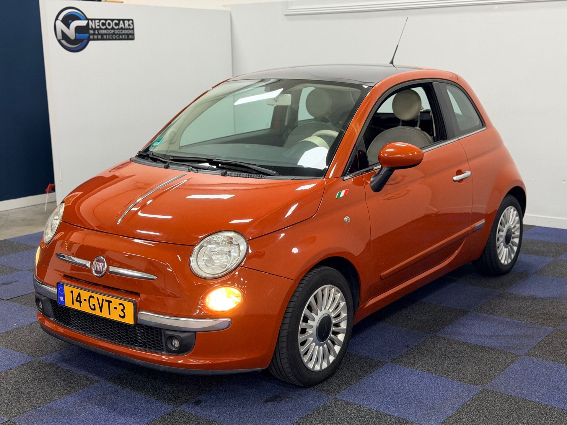 Fiat 500 1.2 Lounge / MOOIE UITVOERING / PANORAMADAK / AIRCO, Voorwielaandrijving, Gebruikt, 1242 cc, 4 cilinders