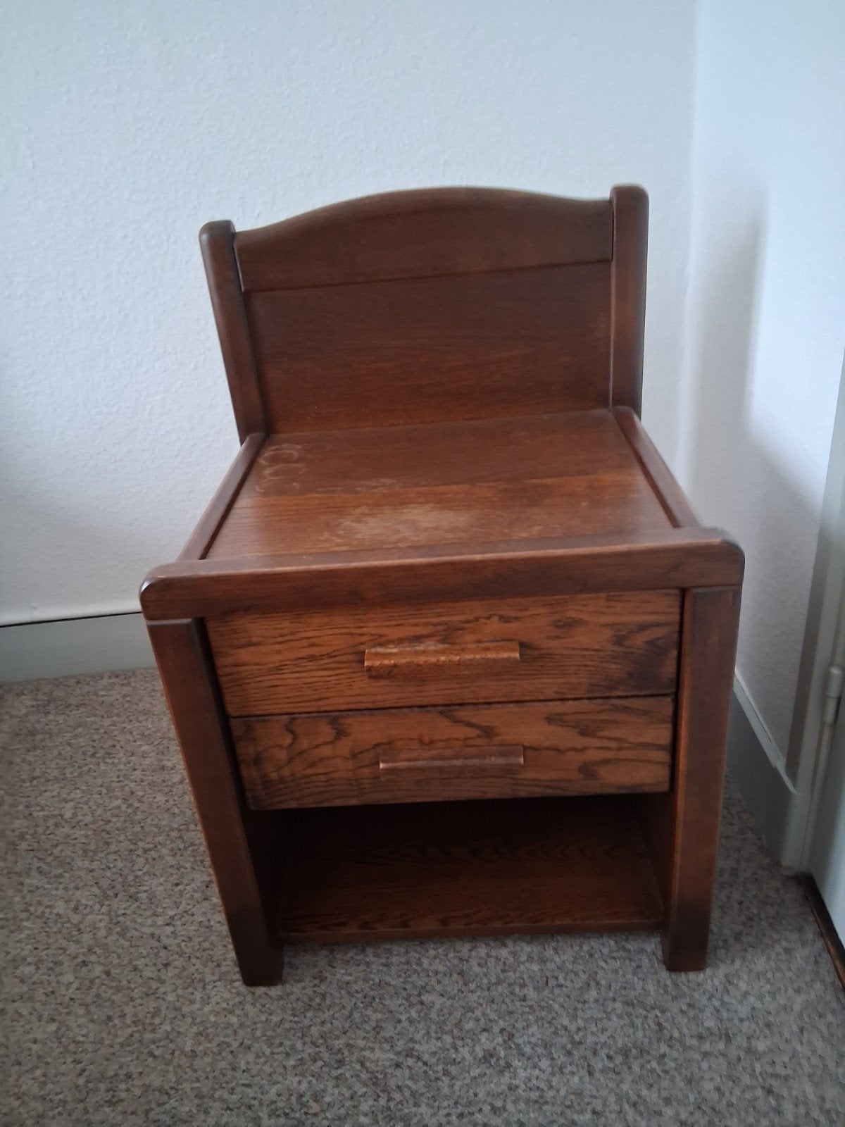 klein kastje 25 euro, Huis en Inrichting, Slaapkamer | Nachtkastjes, Ophalen of Verzenden, Minder dan 45 cm