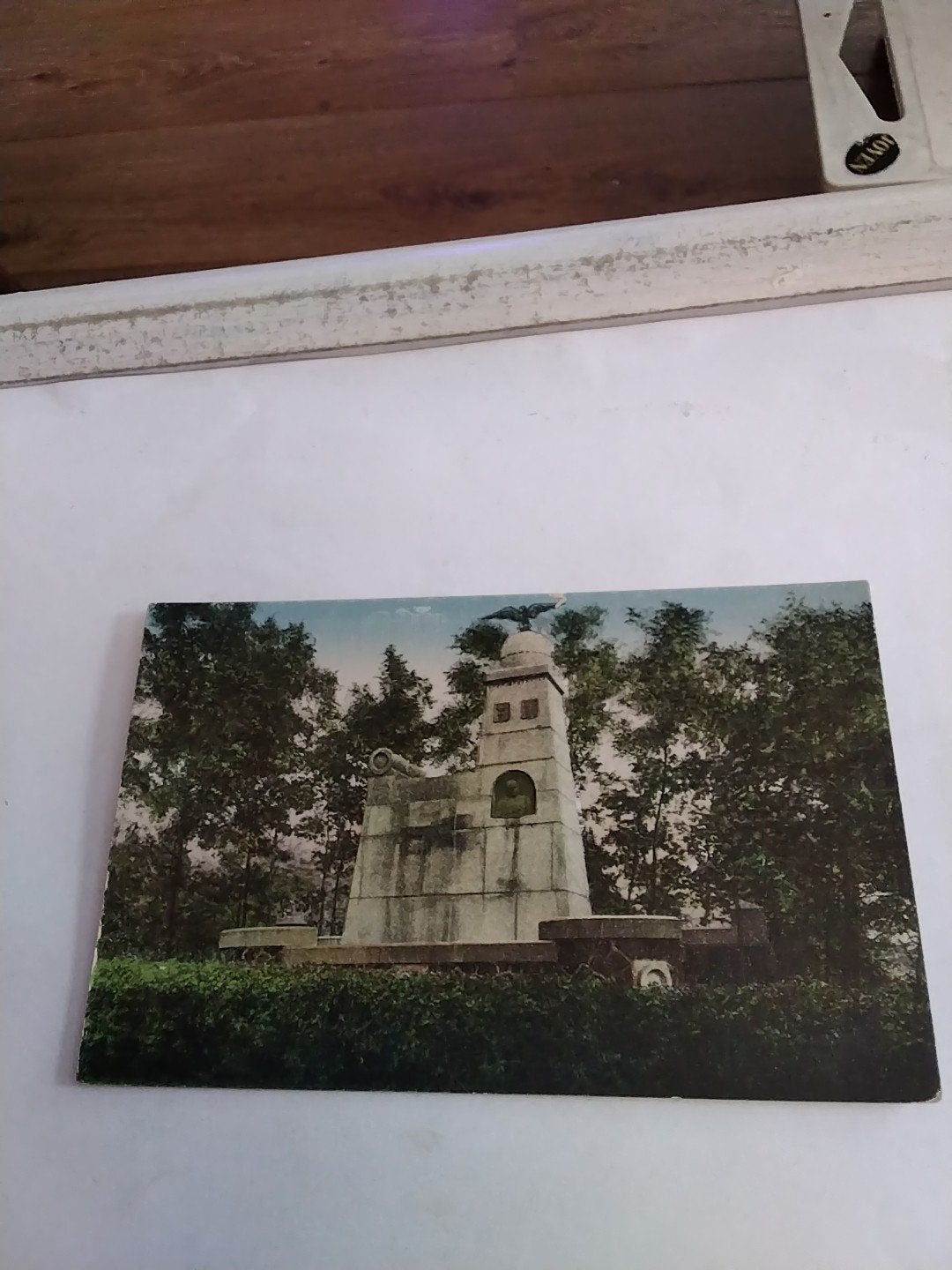 Oude briefkaart: Monument Karel van der Heijden, Arnhem, Ophalen of Verzenden
