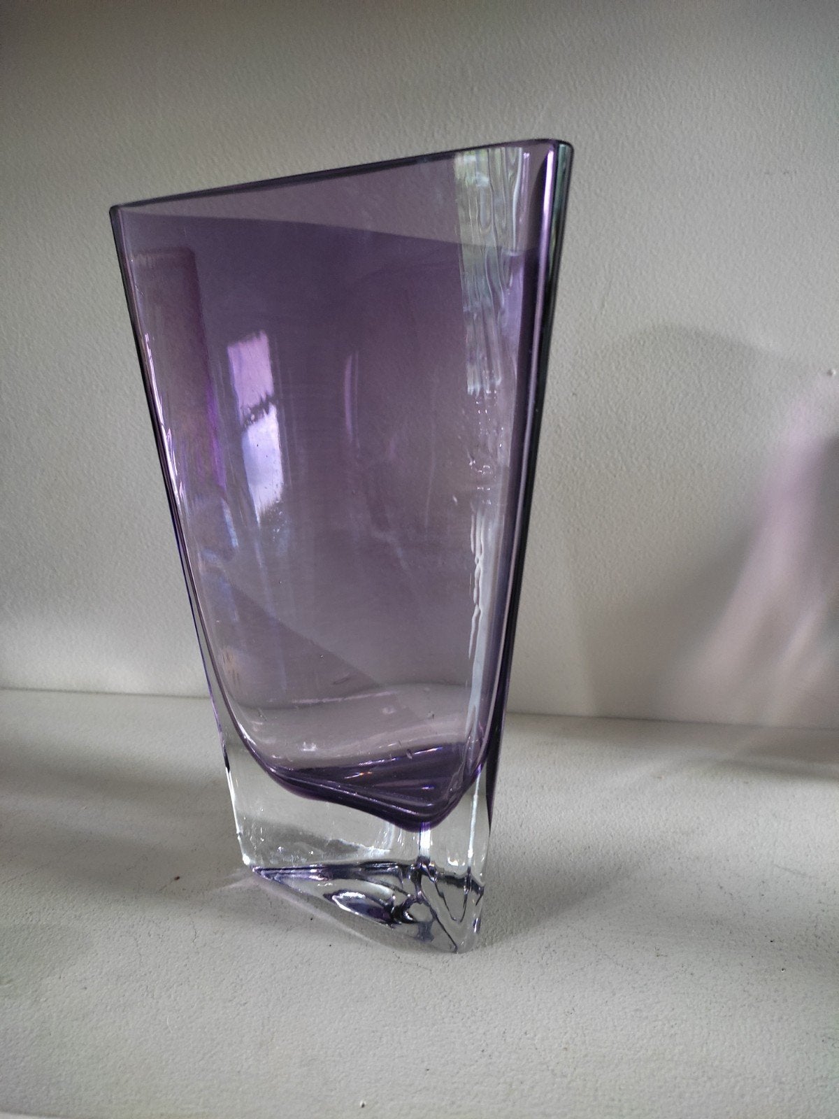 Hand geblazen vintage Krosno driekoeks vaas, Ophalen of Verzenden, Zo goed als nieuw, Paars, Glas