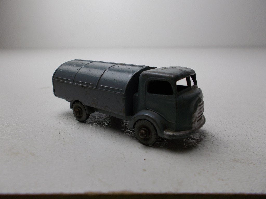 1957 Lesney Matchbox No. 38A KARRIER REFUSE COLLECTOR., Ophalen of Verzenden, Gebruikt, Bus of Vrachtwagen, Lesney