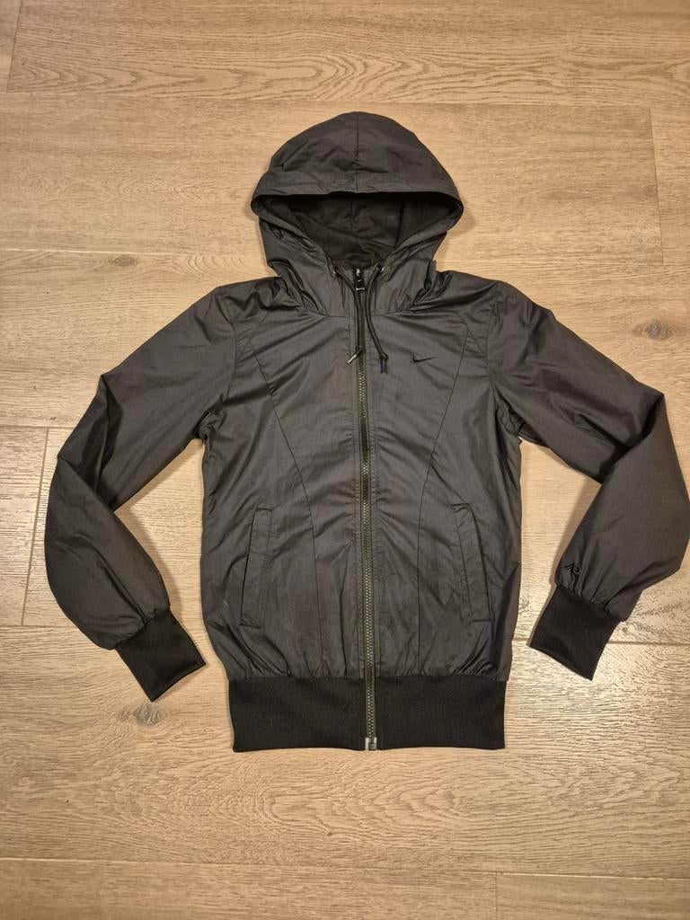 Tussenjas van Nike maat XS/140, Ophalen of Verzenden, Zo goed als nieuw, Jongen, Jas