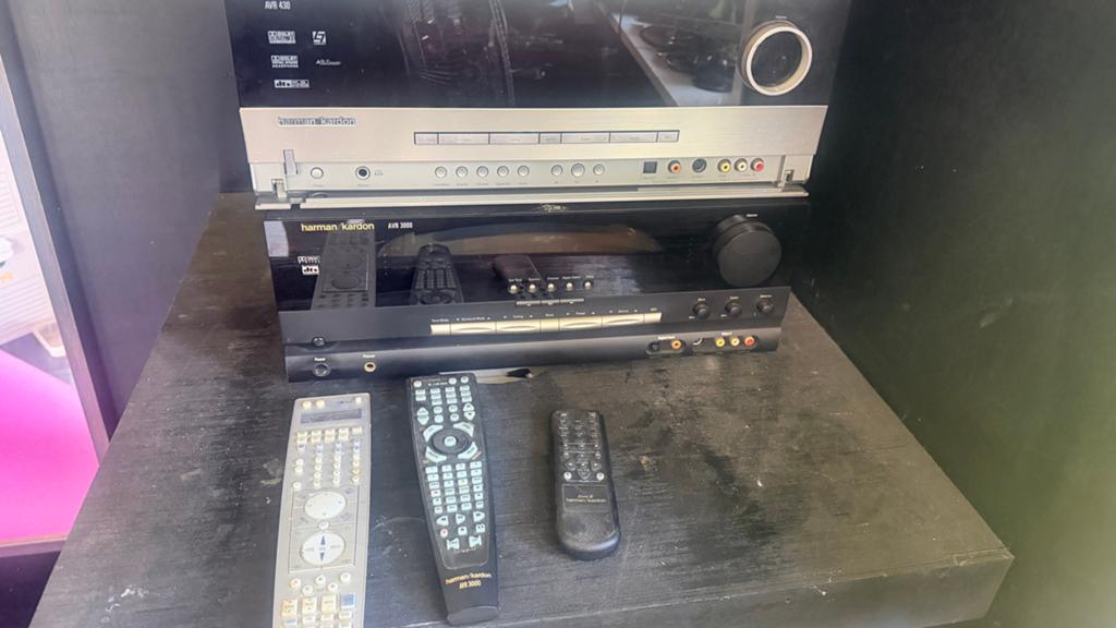 Harman Kardon AVR 430 en AVR 3000 Receivers met Afstandsbedi, Overige merken, Gebruikt, Ophalen of Verzenden, 120 watt of meer