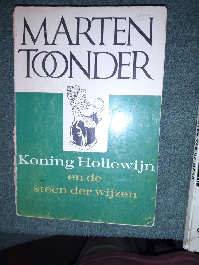 Marten Toonder - Koning Hollewijn en de steen der wijzen, Boeken, Ophalen of Verzenden, Gelezen, Marten Toonder