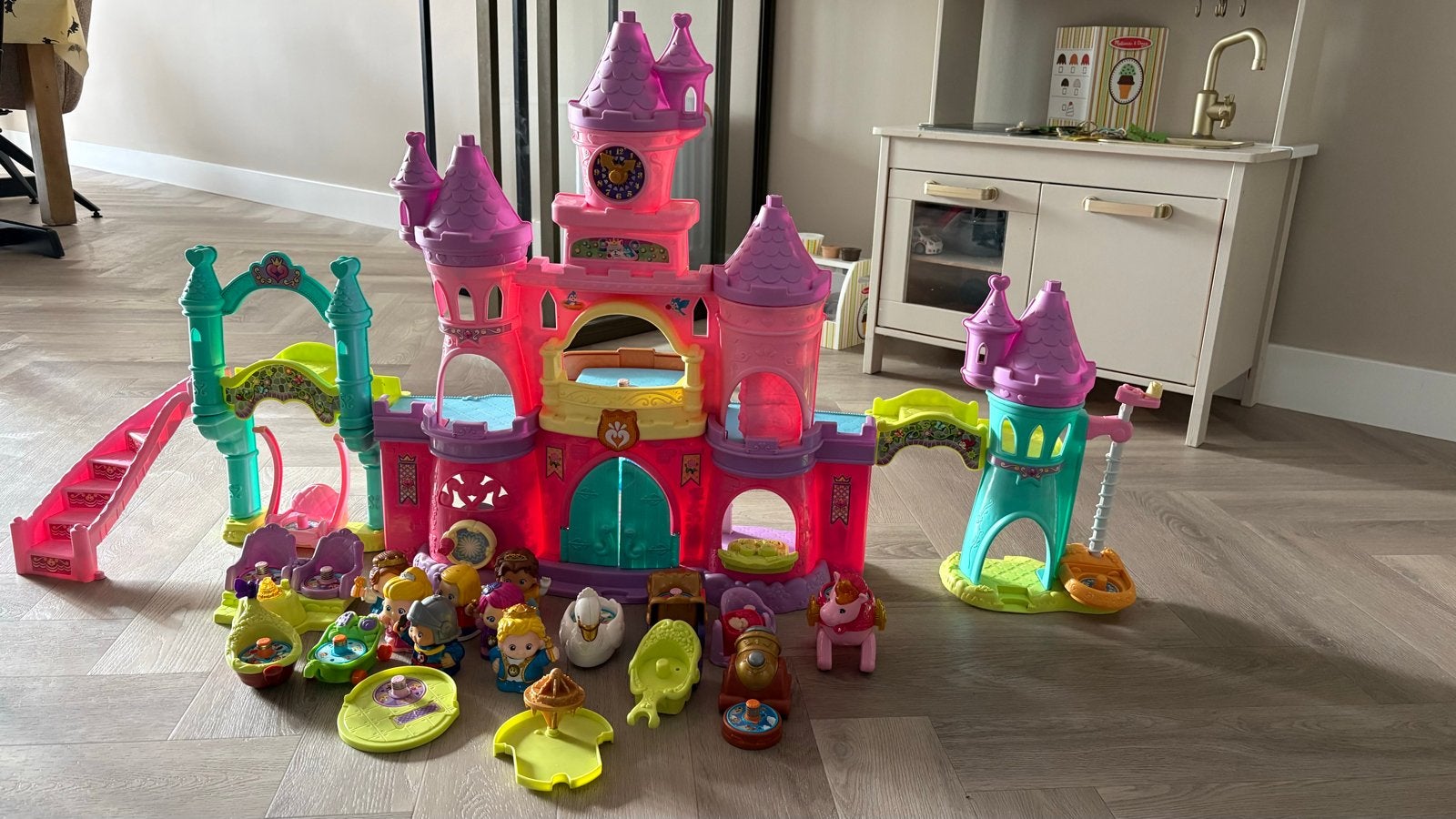Vtech Kasteel met veel speelplezier en poppetjes, Kinderen en Baby's, Speelgoed | Overig, Ophalen, Gebruikt, Jongen of Meisje