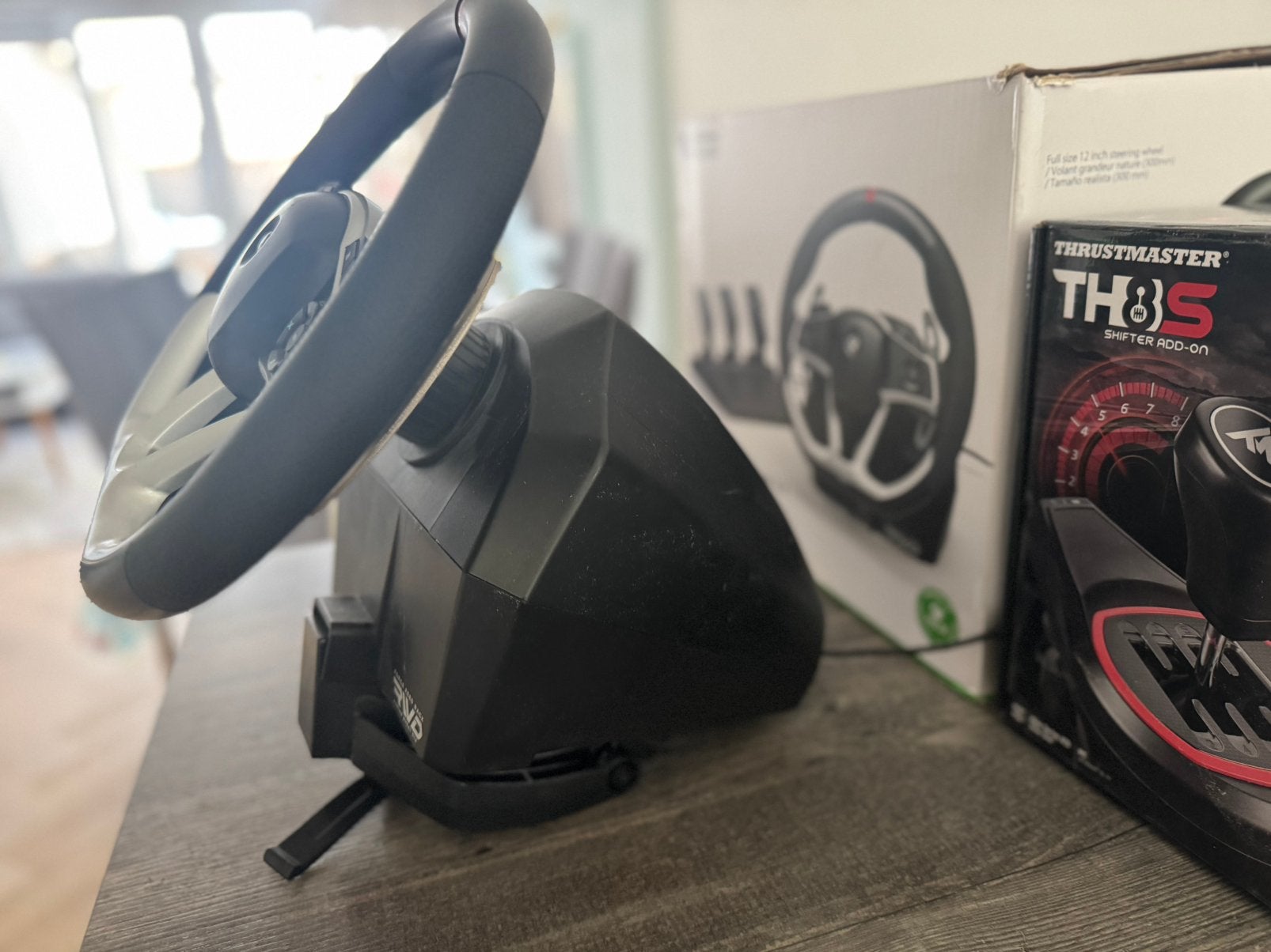 Foto 4 van HORI Force Feedback Racing Wheel DLX + 3 Pedalen | Series X