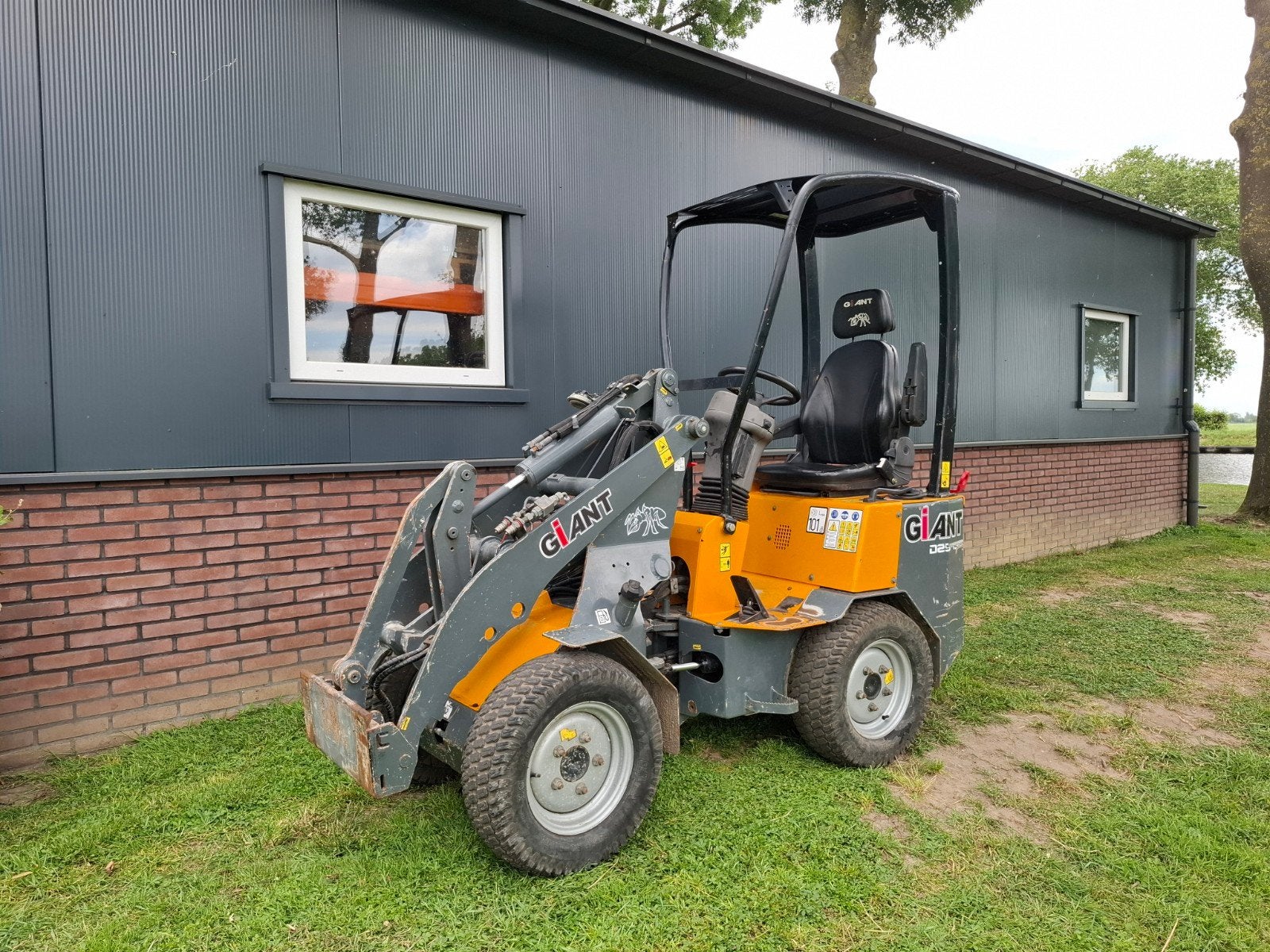 Giant D 254 SW, 1350hr, bwjr 2014., Ophalen, Wiellader of Shovel