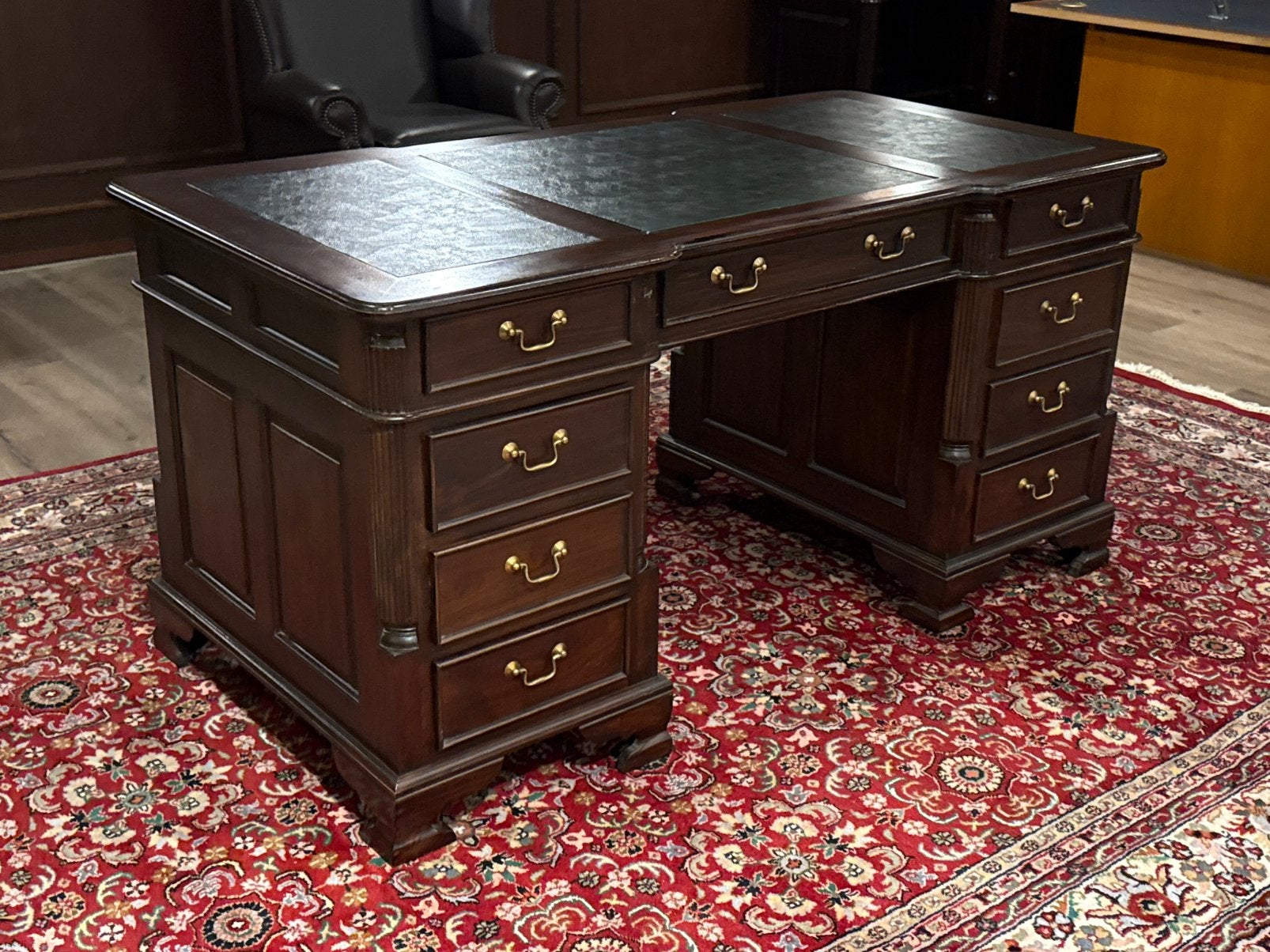Klassiek Engels bureau #681, Overige typen, 160 cm, Hout, Bruin