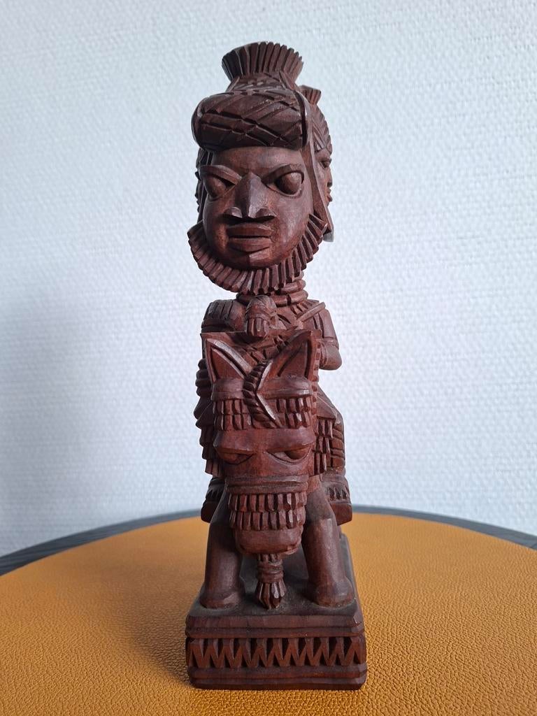 Gesigneerd: Nigeriaans Yoruba Houtsnijwerk – Ayo, Antiek en Kunst, Kunst | Niet-Westerse kunst, Ophalen of Verzenden