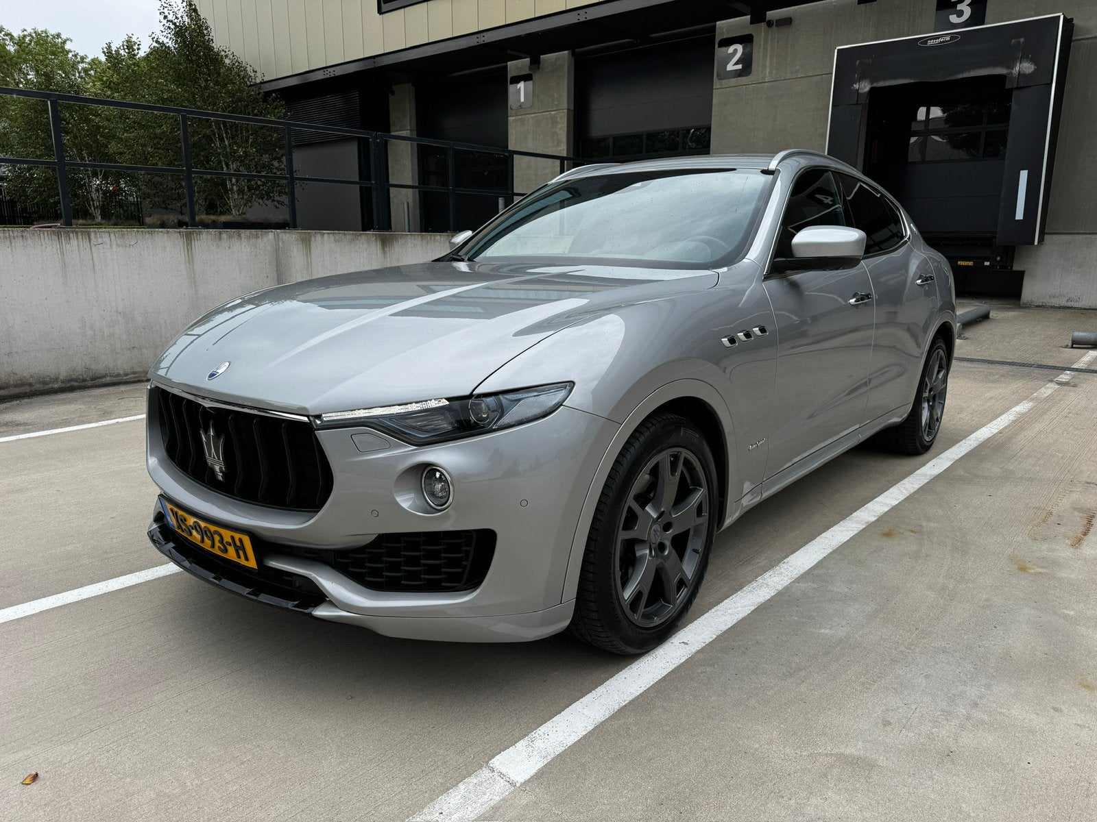 Maserati Levante GranSport 3.0 V6 350pk AWD, Dealer onderhouden, Zwart, 138 €/maand, Leder
