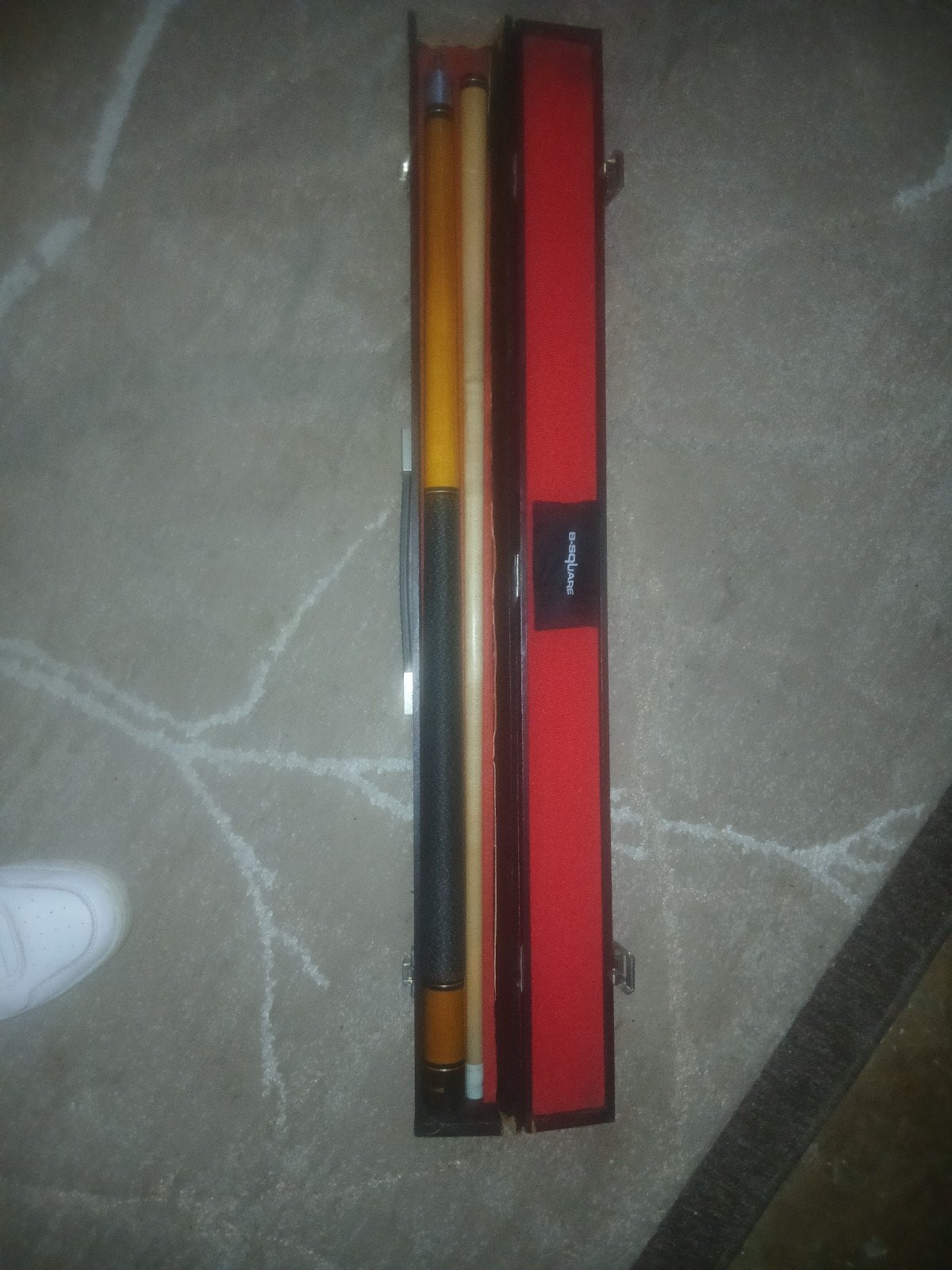 Biljart keu met koffer B- Square, Ophalen of Verzenden, Keu of Ballen