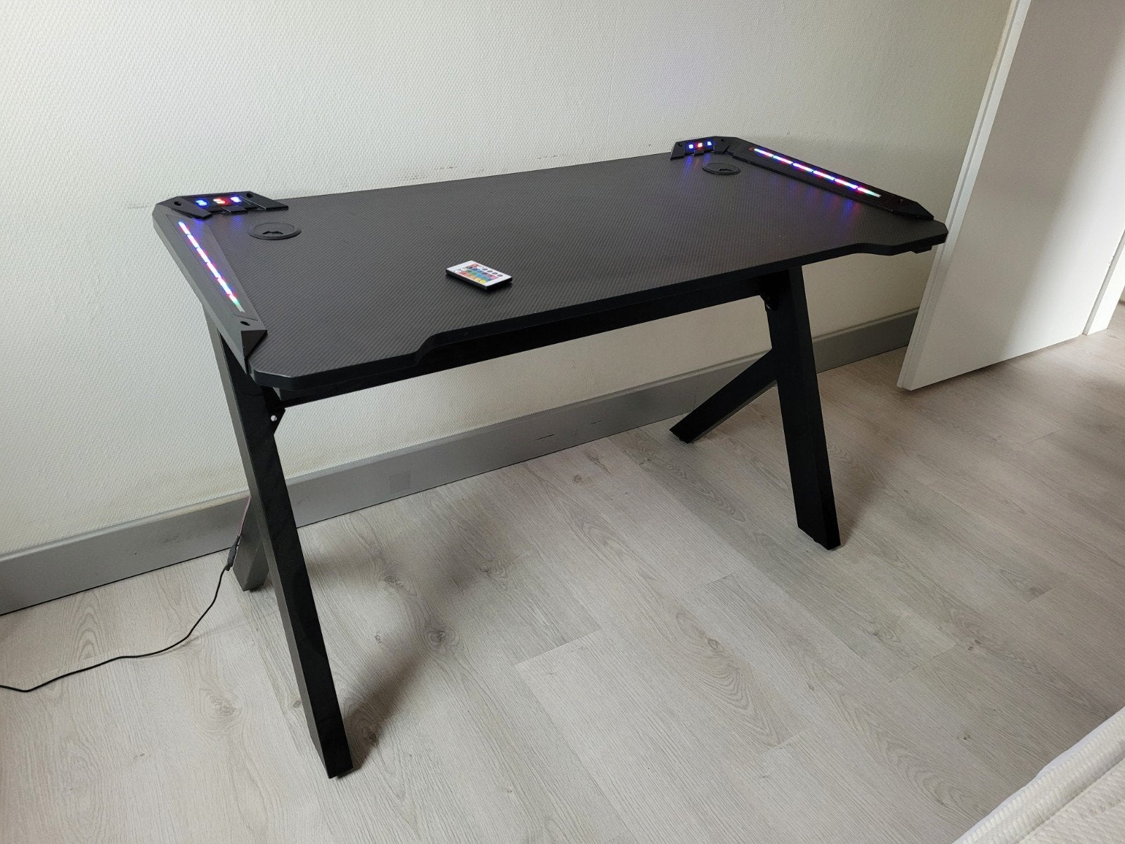Gamingbureau 120cm met RGB verlichting., Huis en Inrichting, Ophalen