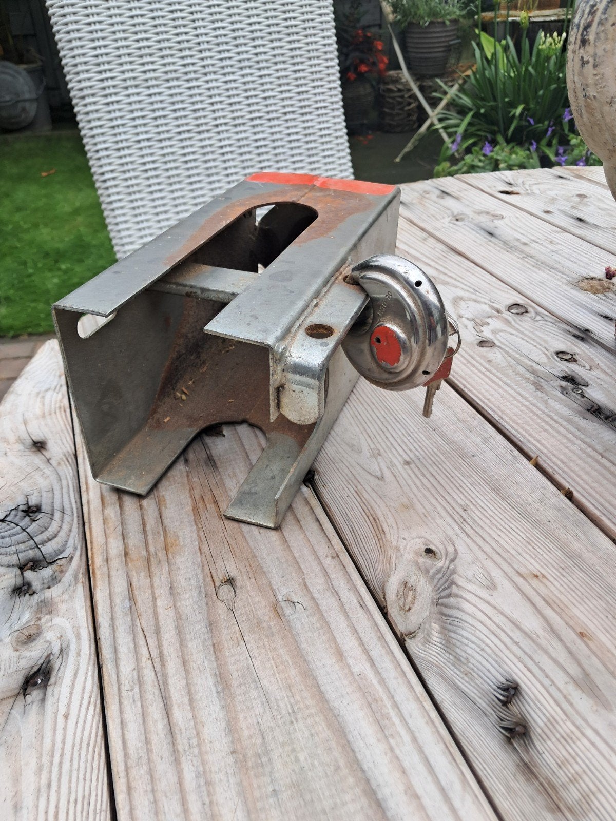 Aanhanger slot, Ophalen